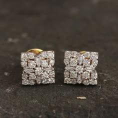 Gold Minimalist Earrings, Minimalist Stud Earrings, Real Diamond Earrings, Diamond Tops, Pave Diamond Jewelry, Hand Rings, Diamond Earrings Design, Minimalist Earrings Gold, Daisy Jewelry