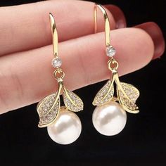 Glamorous Zinc Alloy Rhinestone Leaf & Faux Pearl Drop Earrings For Women Great For A Gift Perfect For All Occassions Fancy Jewellery Designs, Pearl Earrings Wedding, Fancy Earrings, Fancy Jewellery, Silver Jewelry Fashion, Antique Engagement Rings, Fancy Jewelry, Earrings Wedding, Pearl Drop Earrings