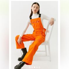 Urban Outfitters Bdg Serendipities Corduroy Tech Overalls Wide Leg Straps Utility Orange New With Tags * Size: M Retail Price $149 Cotton 32" Around Waist 10'' Rise 30" Inseam Jean Short Overalls, Jeans Urban Outfitters, Blue Jean Overalls, Pink Overalls, Overalls Fashion, Cotton Overalls, Denim Overalls Shorts, Urban Outfitters Shorts, Urban Outfitters Jeans