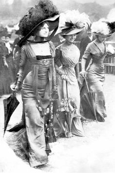 1908 Fashion, Vintage Foto's, Three Women, Vintage Versace, Fancy Hats, Edwardian Era, Edwardian Fashion