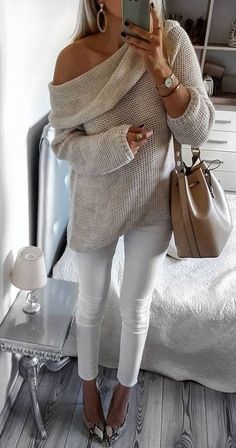 Stile Casual Chic, Fall Fashion Coats, Mode Tips, Sweater White, Cream Sweater, Fall Fashion Trends, Fall Fashion Outfits, Looks Style