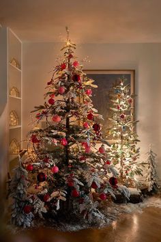 a decorated christmas tree in a living room