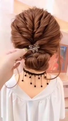 Platinum Highlights, Long Shag Haircut, Easy Hair Updos, Hair Tutorials For Medium Hair, Hair Up Styles, Bun Hairstyles For Long Hair, Hairdo For Long Hair