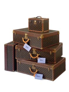 Lv Luggage, Louis Vuitton Trunk, Louis Vuitton Luggage, Fashion Tote Bag, Louis Vuitton Damier Azur, Leather Luggage, Elizabeth Taylor, Suitcases, Lv Bag