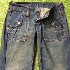 Jean japonais taille basse taille 30 ans 2000 W30 L33, pantalon droit taille basse en denim taille M Marque : Blow 100 % coton, Fabriqué en Chine Taille indiquée sur l'étiquette : M tour de taille : 15 pouces, multipliez-le par 2. (tour de taille 30 pouces) Suivez notre guide, Veuillez comparer les mesures avec celles de votre vêtement. Tour de taille 30 po. Hauteur de 8 po. Cuisses 22" Hanches 38" Entrejambe 33,25 po. Longueur 41" Ouverture pour les jambes 16,5 po. Toutes les mesures sont prise Unisex Clothes, Summer Denim, Japanese Denim, Waist Measurement, Straight Leg Denim, Denim Details, Womens Jeans, Low Rise Jeans, Magpie