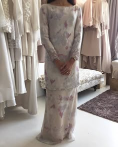 Baju Kurung Outfit, Baju Raya Ideas Fashion, Raya Outfit Ideas, Kurung Lace, Raya Outfit, Raya Design, Butterfly Wedding Dress