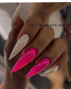 Hot Pink Nails With Design, Pink Nails With Design, Pink Nails Cute, Hot Pink Nail Designs, Nail With Glitter, Hot Pink Nail, Stage Dive, Stilleto Nails Designs, Hot Pink Nails