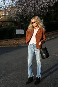 Rust Outfit, Saturday Fashion, Suede Jacket Outfit, Fashion Me Now, Lucy Williams, Spring Light, Petite Style, Jacket Outfit, Perfect Wardrobe