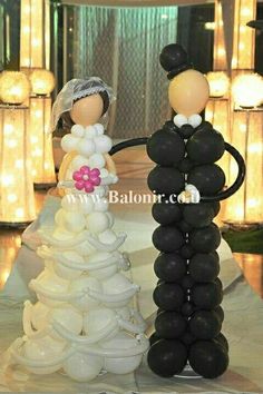 wedding cake topper made out of balloons