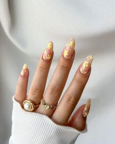 Capture the essence of sunny days with our radiant summer yellow nails! Flash a smile on your hands with a color that's as warm and inviting as a sunny afternoon. Summer Yellow Nails, Yellow Summer Nails, Yellow Nails Design, Flower Nail Designs, Colorful Nails, Cute Summer Nails, Summer Yellow, Yellow Nails, Minimalist Nails