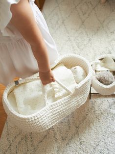 Doll Moses Basket, Stylish Kids Room, Baby Doll Bed, Boho Kids Room, Baby Moses, Doll Cradle, Crochet Storage Baskets, Doll Crib, Hygge Style