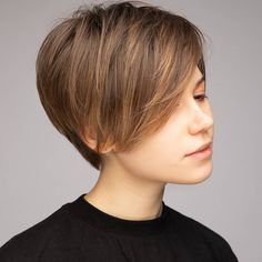 Avete capelli sottili? Non è per forza un limite: ci sono molti tagli per capelli fini che potete sfoggiare, che daranno forma e volume alla vostra chioma! Short Haircuts Ideas, Pixie Haircut Ideas, Haircuts Ideas, Textured Curly Hair, Amazing Hairstyles, Really Short Hair, Hairstyles For Girls, Shot Hair Styles, Trendy Hair