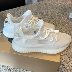 Yeezy 350 V2 Never Worn Size 8.5 Yeezy Outfit Women 350 Boost, White Yeezy 350, Yeezy Women, White Yeezys, Yezzy Shoes Women, Yeezy Shoes Outfit, Black Yeezy Boost, Yeezy Outfit Women, Yeezy Womens