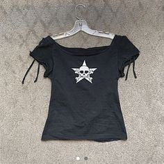 Off The Shoulder Black Top, Star Skull, Tripp Pants, 2000s Clothing, Alt Outfits, Skull Tee, Grunge Fashion