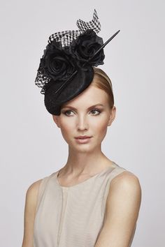 Flower & Quill cocktail hat | Juliette Botterill Millinery SS 2014 Beret Fascinator, Race Day Hats, Feather Flowers, Black Thunder, Black Beret, Occasion Hats, Black Fascinator, Couture Hats