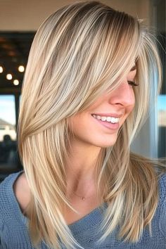 Mom Haircuts, Medium Length Blonde, Hair Glam, Hair Pics, Straight Hair Cuts, Medium Length Hair With Layers