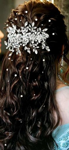 Ethereal Hair, Prom Hairstyle Ideas, Reception Hairstyles, Wedding Hairstyle Ideas, Hair Style On Saree, Prom Hairstyle, Engagement Hairstyles, Traditional Hairstyle, Quinceanera Ideas