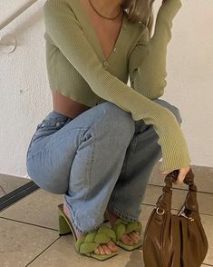 Mint Green Aesthetic Outfit, Outfits Con Tacos, Green Aesthetic Outfit, Mint Green Aesthetic, Instagram Photo Ideas, Outfit Inspo Summer, Inspo Outfit, Inspiration Fashion, Outfit Inspo Fall