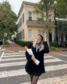 Academia Hairstyle, Uni Fashion, French Girl Aesthetic, Parisian Aesthetic, October 29