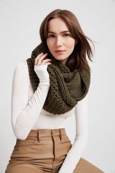 Meet London, our beloved oversized chunky infinity scarf—a staple accessory you need for any chilly day. So cozy and soft, made of French merino-based soft yarn that gives London a luxury feel similar to cashmere and silk. It can be worn as just an infinity scarf or as a head covering at the same time. | Available in one size. Laid flat, the scarf measures 29" (74 cm) x 19" (48 cm), which is half of the loop. French soft yarn (20% Merino Wool / 80% Acrylic).Dry clean or hand wash in cold water a Infinity Scarf Crochet, Chunky Infinity Scarves, Infinity Scarves, Winter Clothing, Wool Knit, The Loop, Head Covering, Wool Scarf, Grey Women