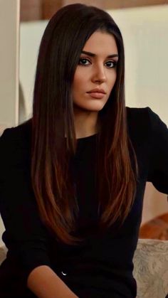 Hande Erçel Hair, Hande Ercel Style, Straight Hair Cuts, Haircuts Straight Hair, Turkish Beauty, Haircuts For Long Hair, American Beauty, Hair Envy, Long Hair Cuts