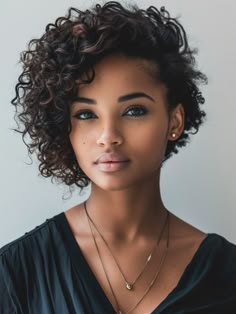 Undercut Curly Hair Woman, Short Curly Hair Women, Naturally Curly Haircuts, Natural Hair Braided Hairstyles, Curly Shag, Curly Natural Hair, Hair Black Women, Short Curly Haircuts