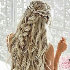 Hoco Hairstyles For Curly Hair, Down Hairstyles For Long Hair, Long Hair Waves, Long Face Hairstyles, Hoco Hairstyles, Hair Hoco, Hairstyles For Curly Hair, Girl Haircuts, Updo Hairstyles