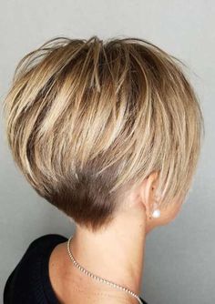 Pixie Hairstyles and Haircuts to Try in 2022 – The Right Hairstyles Hairstyles Everyday, Κούρεμα Bob, Sassy Haircuts, Layered Hairstyles, Pixie Haircut For Thick Hair, Drawing Hair