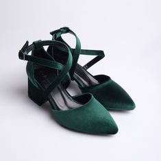 GREEN VELVET HEELS, GREEN VELVET SHOES, GREEN BRIDAL SHOES, GREEN WEDDING SHOES, GREEN BLOCK HEELS, GREEN LOW HEELS, DARK GREEN CRISS CROSS HEELS  As Eleanor Louise, we stand out with our Green Velvet heeled shoes that combine style and comfort. Specifically designed for brides, these shoes are crafted with high-quality materials. * Made from Green Velvet and Premium Vegan Leather, our shoes are equipped with an ankle strap that provides comfort throughout the day. * Completing your style and bo Green Low Heels With Padded Heel, Green Low Heel Heels With Padded Heel, Green High Heels For Evening, Green High Heel Evening Heels, Green Heels With Heel Strap And Round Toe, Green Pointed Toe Block Heels For Spring, Spring Green Block Heels With Pointed Toe, Green High Heels With Padded Heel, Evening Green Heels With Heel Strap