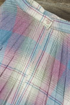 "Beautiful vintage pleated skirt from the 70s. Made by \"The Gang's All Here, New York NY\". Made in USA. Good vintage condition, some light discoloration, pictured. Labeled size 9, fits like a modern size S/M. Please see measurements for accurate fit. Measurements: Length: 27\" Waist: 24\" Hips: 50\" Please message me with any questions about this item. Thank you for visiting Bug B! v i n t a g e b o t t o m s https://www.etsy.com/shop/BugBVintage?section_id=26872169 v i s i t t h e s h o p www Vintage Pleated Cotton Skirt, Vintage Cotton Pleated Skirt, Vintage Plaid Cotton Skirt, Retro Plaid Cotton Skirt, Midi Skirt Pattern, Levis Vintage Clothing, Rose Skirt, Vintage Velvet, Crushed Velvet