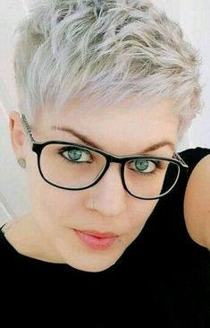 Pixie Mullet, Short Shaved Hairstyles, Pixie Haircut For Thick Hair, Short Hair Undercut