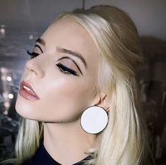 1960s Makeup, Vintage Makeup Looks, 70s Makeup, Retro Makeup, Anya Taylor Joy, Glam Makeup