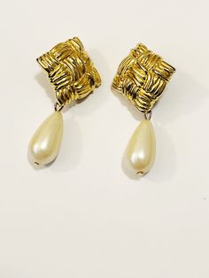 Vintage Marvella Clip On Earrings Gold Tone and Pearl Clip Ons Vtg Earrings Retro Costume Jewelry Dangle DRop Earrings Costume Jewelry 1990s - Vintage Earrings  Super Cute Earrings  - Clip On Earrings - Chunky Gold Tone  Chunky Gold 1990s Glam  with Pearl Drop that Dangles  Condition: Good Vintage Condition; Some Signs of Wear and Use; Preloved/Preowned; Some patina  Measurements:  Square is .8 X ,8 inches and the length/drop from top to bottom is 2 inches  ----------------------------------- Pl 50s Jewelry, Vintage Designer Jewelry, Earrings Aesthetic, Pearl Necklace Set, Fancy Earrings, Retro Costume, Retro Earring, Mid Century Jewelry, Earrings Inspiration