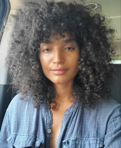 Tiny Afro, Fantasy Protagonist, Indya Moore, Black Hair Bangs, Curly Hair Photos, Big Curly Hair, Bangs Curly, Black Hairstyles, Girl Tips