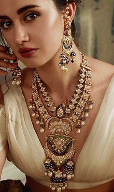 Cultural Heritage Of India, Jadau Earrings, Heavy Jewelry, Rani Haar, Bridal Jewelery, Bridal Jewellery Design, Temple Jewelry