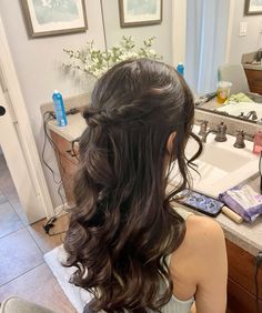 Hairstyle For Homecoming Long Hair, Fancy Hair Down Hairstyles, Prom Updo Half Up Half Down, Simple Hairstyles For Quince, Hair For Homecoming Short, Bridemaids Hairstyles For Long Hair Curls Half Up Half Down, Homecoming Hair Brunette, Hairstyle Prom Long Hair, Hoco 2024 Hair