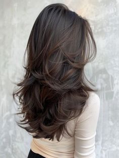 Long Hair Haircut Ideas Layers, Layered Hair Inspo Long, Long Layered Hair From The Back, Cute Layers For Long Hair, Short Layered Haircuts On Long Hair, Back Layers Long Hair, Flowy Layers Haircut, Haïr Cut With Layers, Layered Haircuts For Medium Long Hair