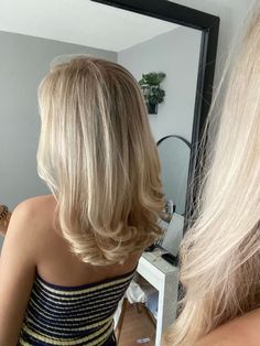 Light Blonde Medium Length Hair, Scandi Blonde, Mid Length Blonde Hair, Short Medium Length Hair, Blonde Colors, Medium Length Blonde Hair, Goldie Locks, Medium Length Blonde