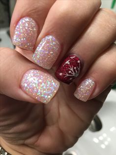 Christmas Nails With Dip Powder, Christmas Anc Nails, Silver Sparkly Christmas Nails, Red Christmas Nails Sparkle, Gel Nails Christmas Short, Festive Nails Christmas Sparkle, Subtle Christmas Nails Gel, Christmas Nails Sns Powder, New Year's Eve Nails Short