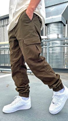 Cargo Pants Outfit Men, Cargo Outfit, Celana Fashion, Olive Fashion, Streetwear Winter, Streetwear Fall, Cargo Pants Outfit, Summer Mens