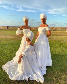 Traditional Trinidad Clothing, Creole Culture Aesthetic, Brazilian Cultural Clothing, Traditional Caribbean Clothing, Haitian Photoshoot Ideas, Caribbean Traditional Dress, Zulu Ball Gowns New Orleans, Traditional Puerto Rican Clothing