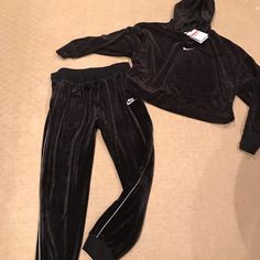 Size Large Nike Velour Joggers, Super Soft And Comfy! Nwts Semi Cropped Nike Velour Hoodie Is Size Large And Is Slightly Oversized. Hoodie Hits Right At Waist Nike Velour, Cropped Nike, Nike Tracksuit, Semi Cropped, Velour Pants, Velour Hoodie, Oversized Hoodie, Nike Pants, Black Nikes