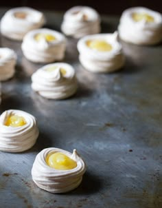 some kind of food that is sitting on a table