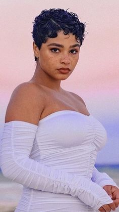 Not for me, but she looks gorgeous. 4b Natural Hairstyles, Short Hair Braid Styles, Short Bob Haircuts For Women, Aiyana Lewis, Bob Haircuts For Women, Hair Braid, Short Bob Haircuts, Penteado Cabelo Curto, Haircuts For Women