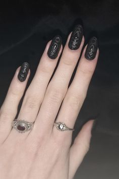 Nailart aestethic goth vampire nails inspo rockstar gf Rockstar Gf Jewelry, Rockstar Gf Nails, Rockstar Gf Makeup, Vamp Nails, Vampire Nails, Goth Vampire, Rockstar Gf, Romantic Nails, Nails Inspo