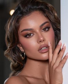 Bold Lip Makeup, Good Makeup, Be More Confident, Subtle Makeup, Creative Makeup Looks, Makeup Transformation, Brown Highlights