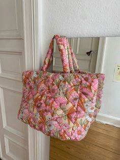 Sewing Aesthetic, Uni Bag, Padded Bag, Sac Diy, Tote Bag Aesthetic, Diy Bags Purses, Patterns Sewing, Bag Aesthetic, Special Clothes