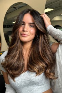 Caramel Brown Hair, Brown Hair Looks, Brown Hair Inspo, Brunette Hair With Highlights, Spring Hair Color, Brunette Balayage Hair, Brown Hair Balayage, Hair 2024, Long Brown Hair