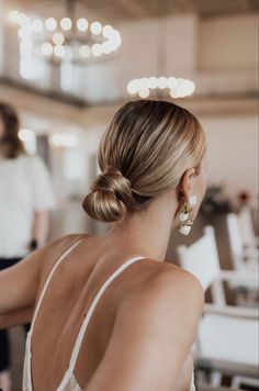 Low Bun Wedding Hair, Bridal Hair Inspiration, Easy Chic, Wedding Hair Inspiration, Low Bun, Penteado Cabelo Curto, Bridesmaid Hairstyles