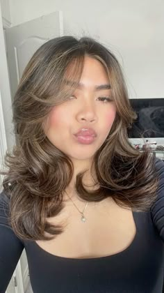 Brown Hair Inspo, Brunette Hair With Highlights, Brown Hair Balayage, Haircuts For Medium Hair, Based On Your Zodiac Sign, Haircuts Straight Hair, Hair Stylist Life